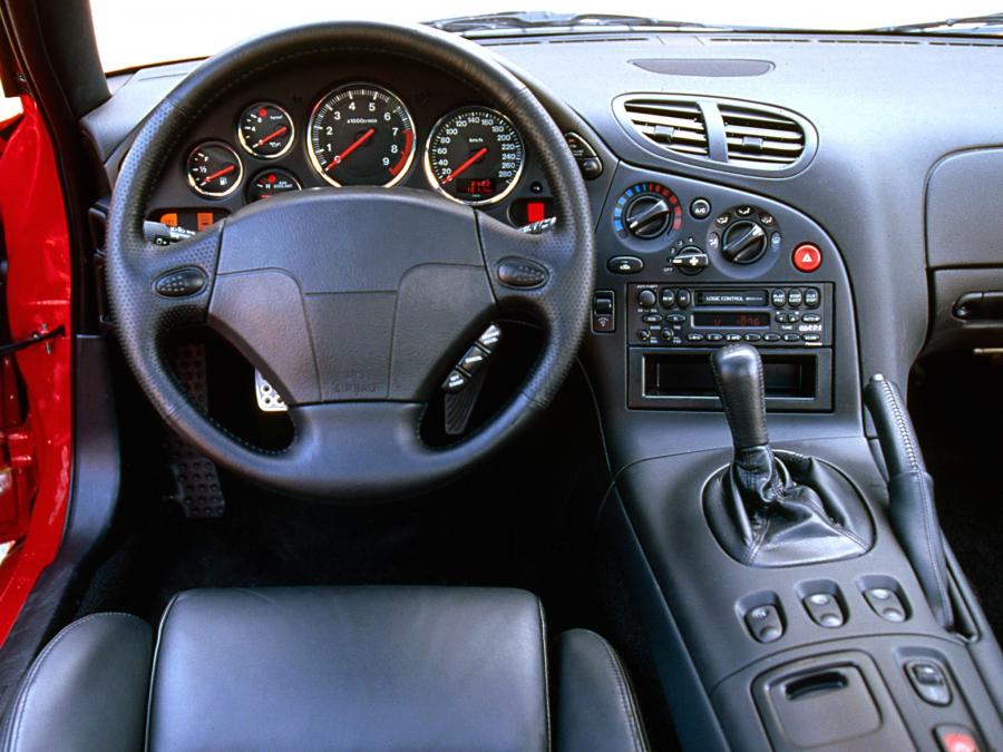 Панель приборов Mazda RX-7 (FD) 1991 года  (фото 11 из 16)